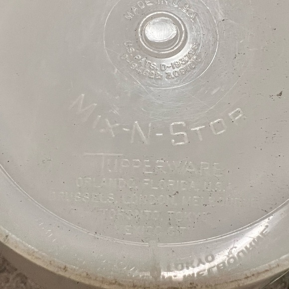 Vintage Tupperware Mix N Store 2 QT Bowl *No Lid* Red Lettering - Picture 8 of 9